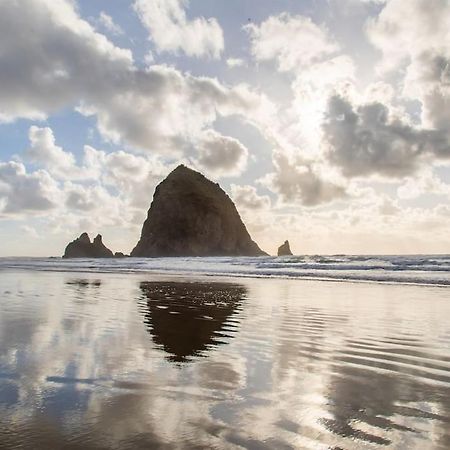 Cannon Beach Vibes, Steps To The Beach,Wifi,3 Full Bedroom En Suites With 3 Fireplaces,Near Downtown 외부 사진